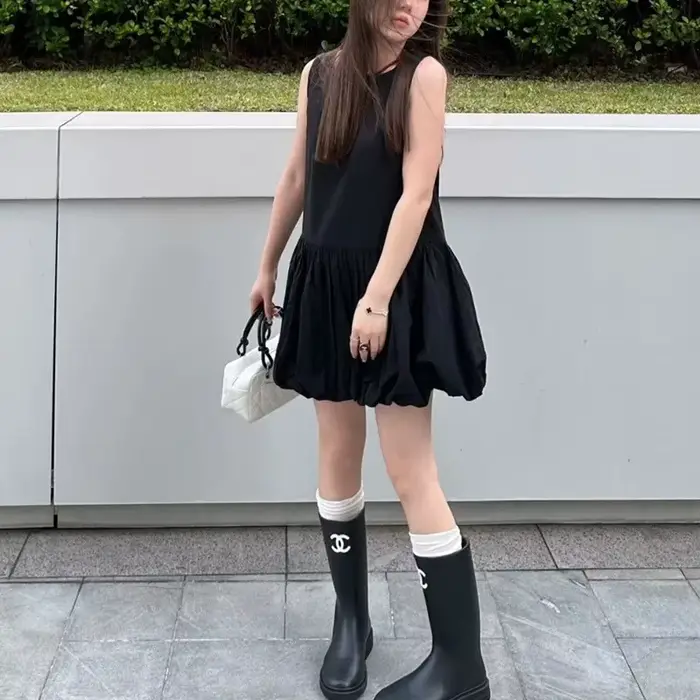 Robe gilet noire sans manches pour femmes, personnalité douce, ample, assortie avec tout, jupe court