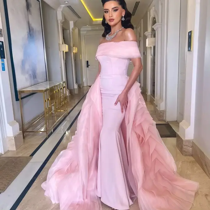 Robes de bal rose gaine robe Sharon de mariage personnalisée