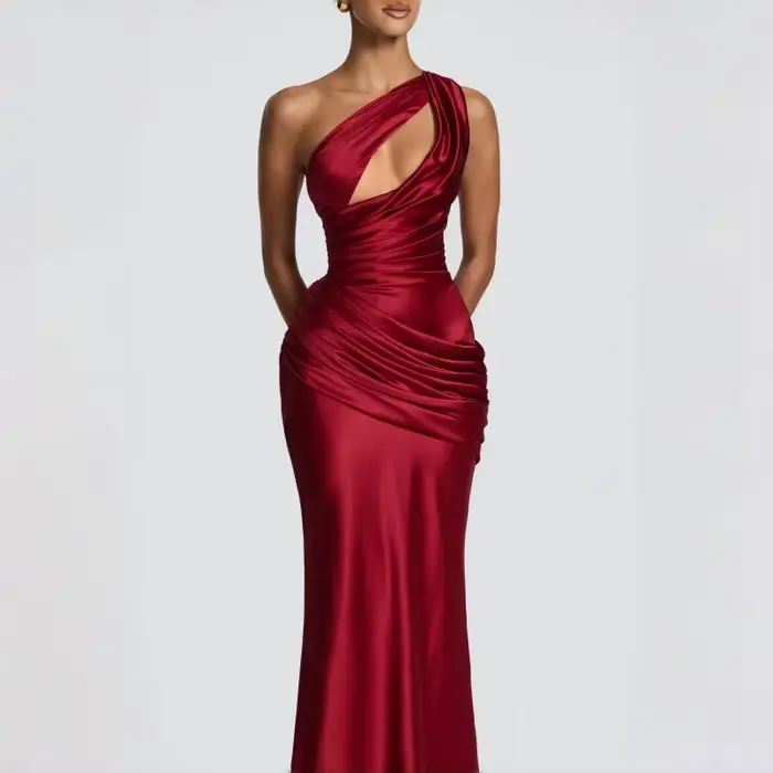 Robe longue en satin asymétrique à découpes pour femme