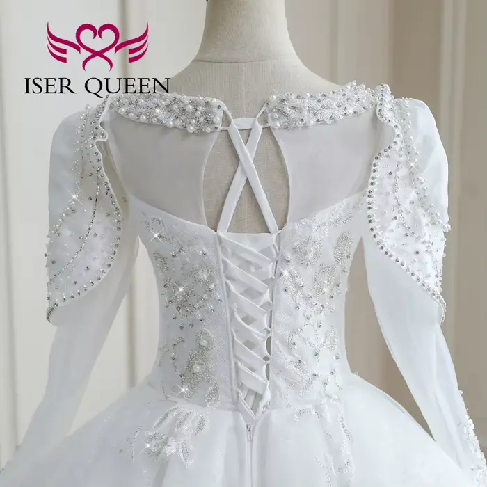 Robe de mariée en tulle brillant col bateau avec soutien-gorge intégré et conception princesse pour femmes grandes occasions spéciales