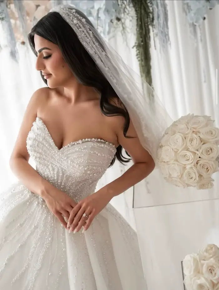 Robes de mariée sexy personnalisées avec perles