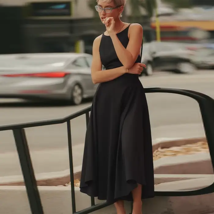 Robe midi noire pour femme