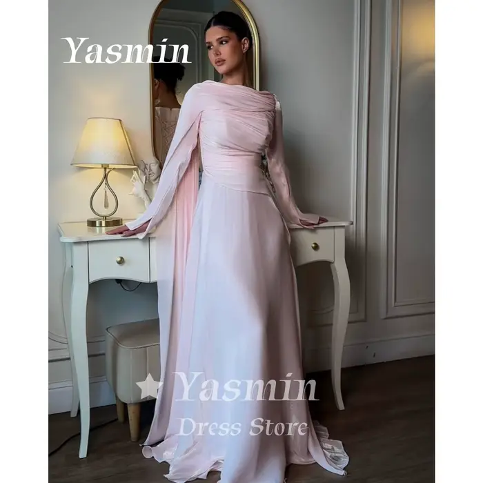 Robe de bal en mousseline rose clair scintillante