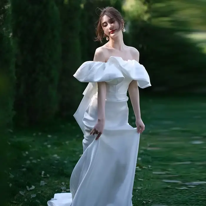 Robe de mariée légère en satin
