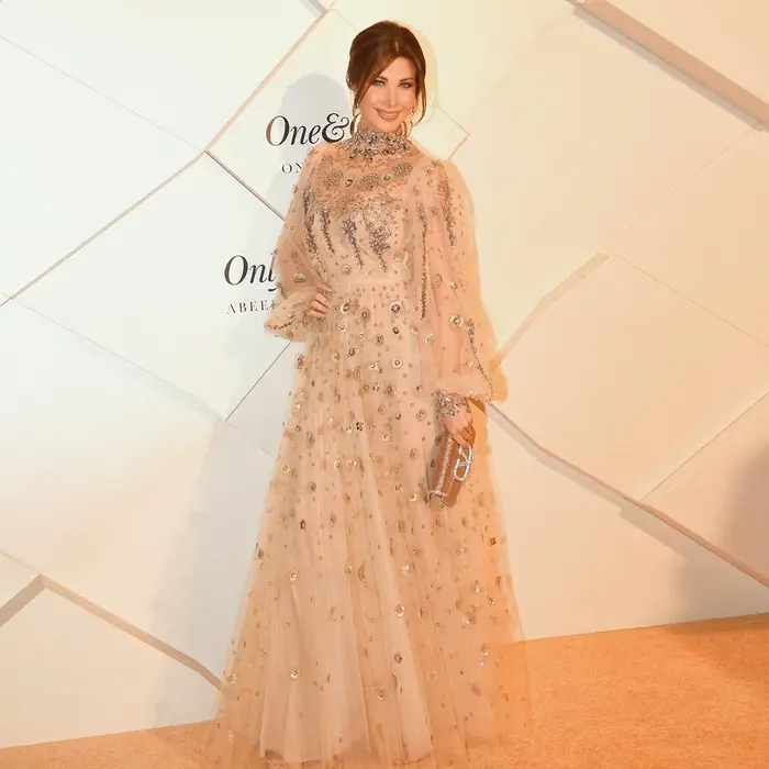 Robe de soirée de luxe Sharon Said Dubai Champagne coupe trapèze avec manches lanterne en cristal