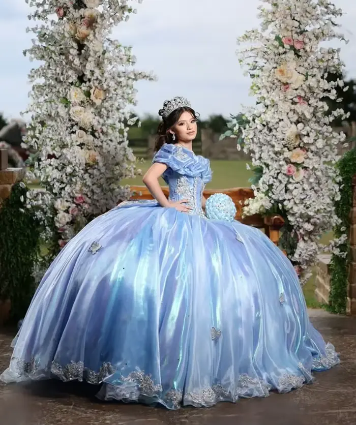 Bleu ciel CINDERELLA princesse Quinceanera robes avec cape épaules dénudées Corset cristal Gillter