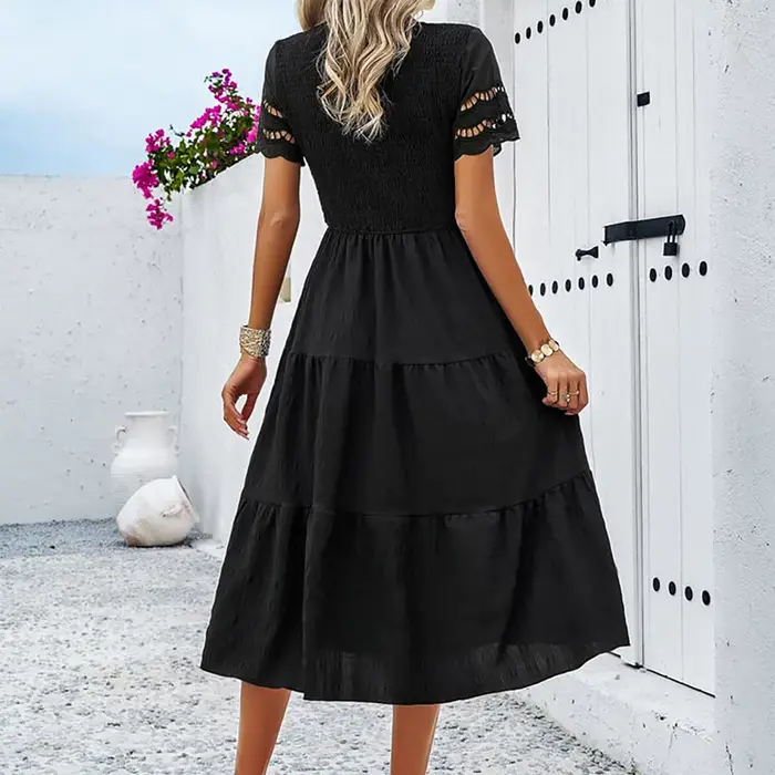 Robe en dentelle évidée à manches courtes pour femmes
