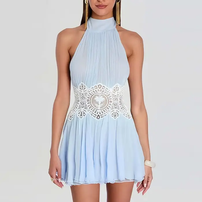 Robe Courte Plissée Sexy pour Femme, Col Halter Sans Manches, Coupe Ajustée, avec Dentelle et Patchwork, Idéale pour les Fêtes Estivales