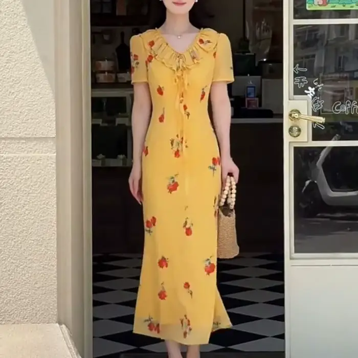 Robe patchwork vintage style estival avec col en V et volants pour femmes occasions spéciales