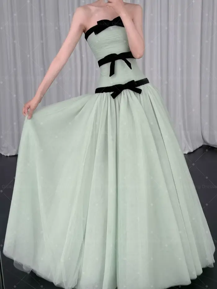 Robe de mariée élégante style coréen en tulle et coton avec plissé décolleté sans bretelles et dos à lacets pour séance photo
