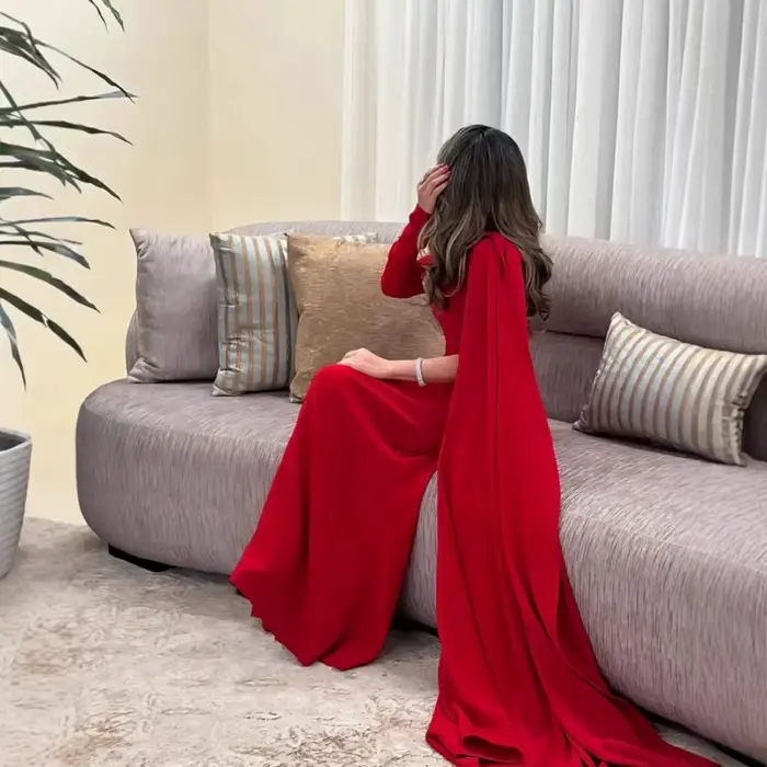 Robe de soirée droite rouge sexy romantique simple en polyester pour femmes occasions spéciales musulmane arabe classique moderne longue tenue de fête