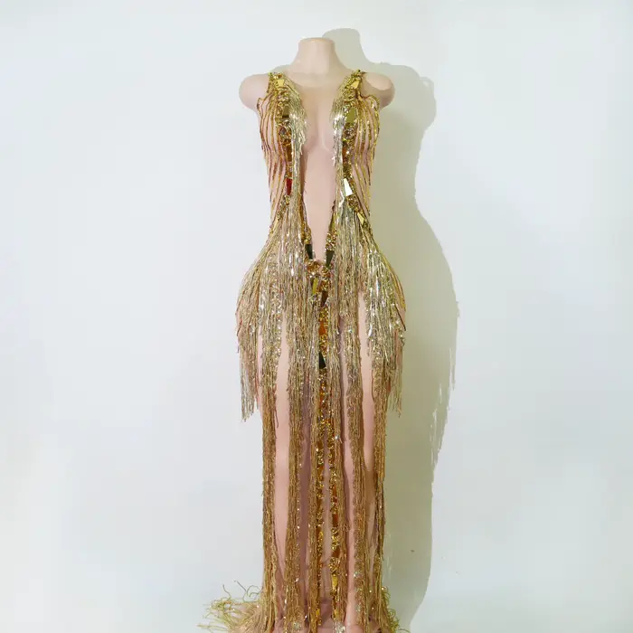 Robe longue de luxe dorée à franges et strass