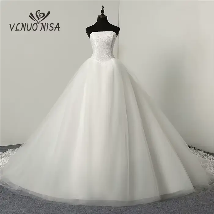 Robe de mariée ivoire sans bretelles à lacets