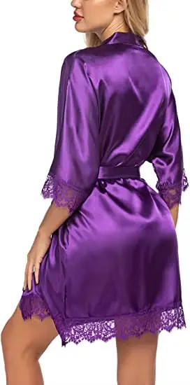 Robe monochrome en dentelle soyeuse pour femmes
