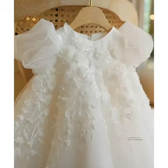 2026 Robes blanches Baptême Élégant Infantile Dentelle De Luxe Soirée Patchwork Enfants Eid Robe De Mariée Formelle pour Bébé Filles Fleur