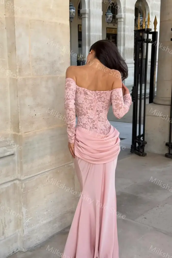Robes de soirée roses à épaules dénudées