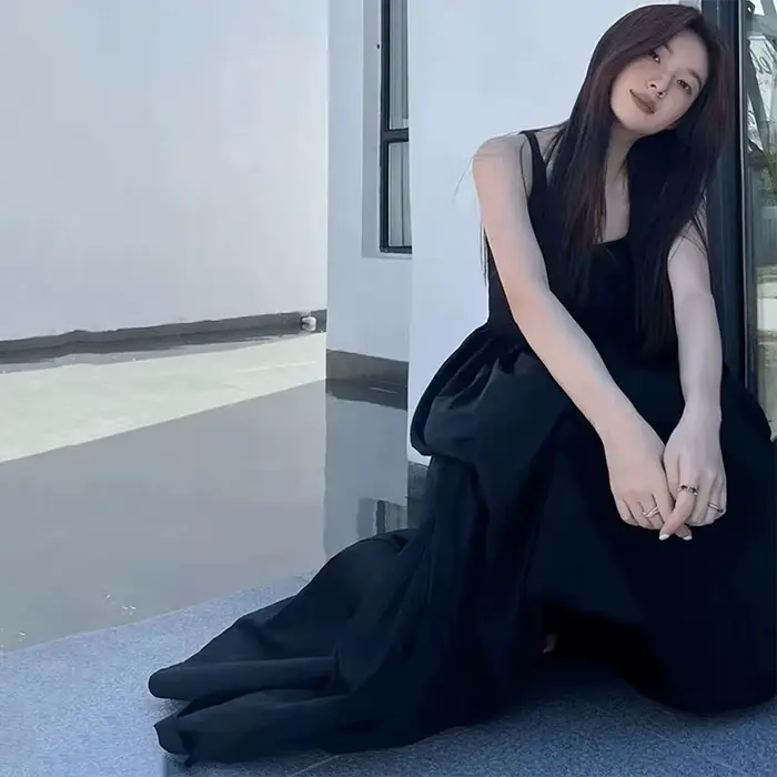 Robe longue noire sans bretelles pour femme