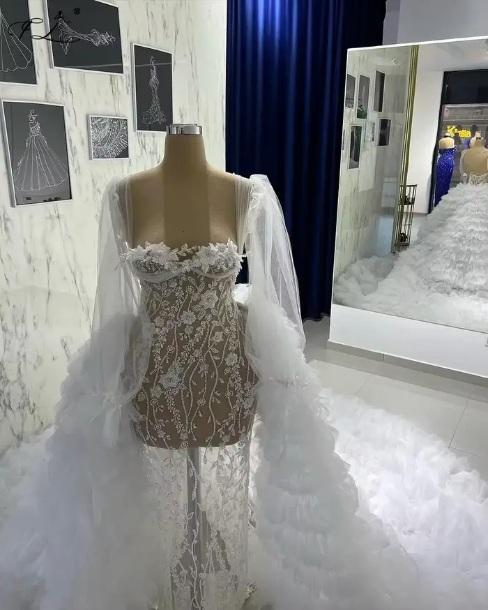 Robe de soirée sirène élégante en dentelle ajourée avec traîne détachable pour femmes occasions spéciales Saint Valentin