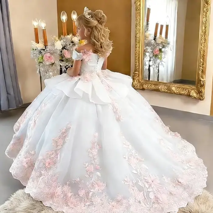 Robe de demoiselle d'honneur en tulle à volants