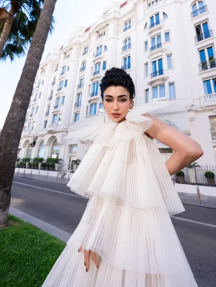 Robe de soirée chic en tulle plissé ivoire pour femme