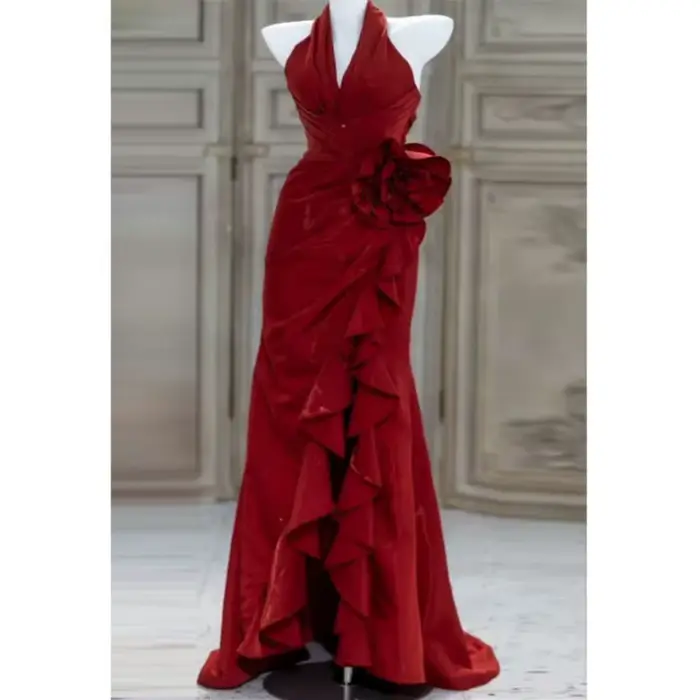 Col en v vin rouge robe de mariée