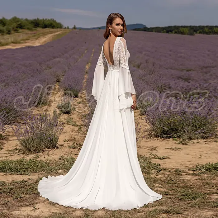 Robe de mariée en mousseline de soie à manches évasées personnalisées