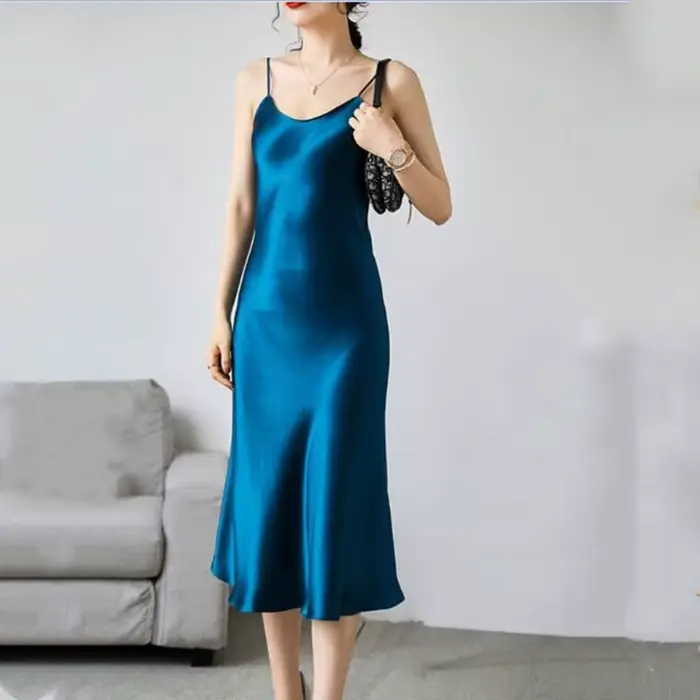 Robe longue en satin sexy tendance 2026 pour femme