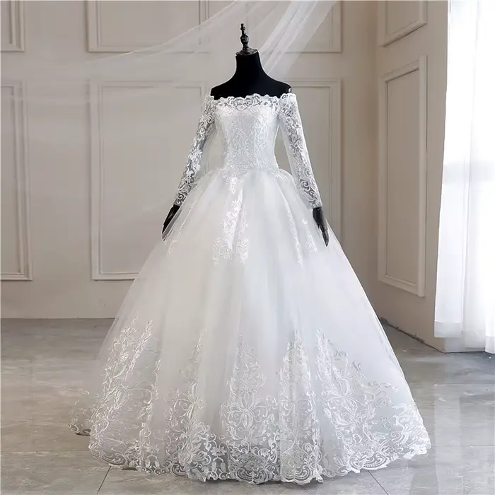 Robes de mariée en dentelle de luxe avec train de balayage, longue boule de broderie, quel que soit 
