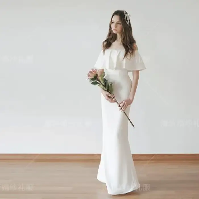 Robe de mariée blanche simple asymétrique épaule dénudée satin brillant pour banquet demoiselle d'honneur occasions spéciales