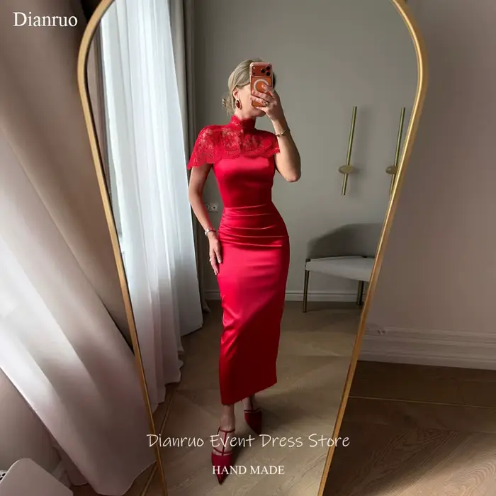 Robes de soirée mi-longues en satin rouge Dianruo avec cape en dentelle