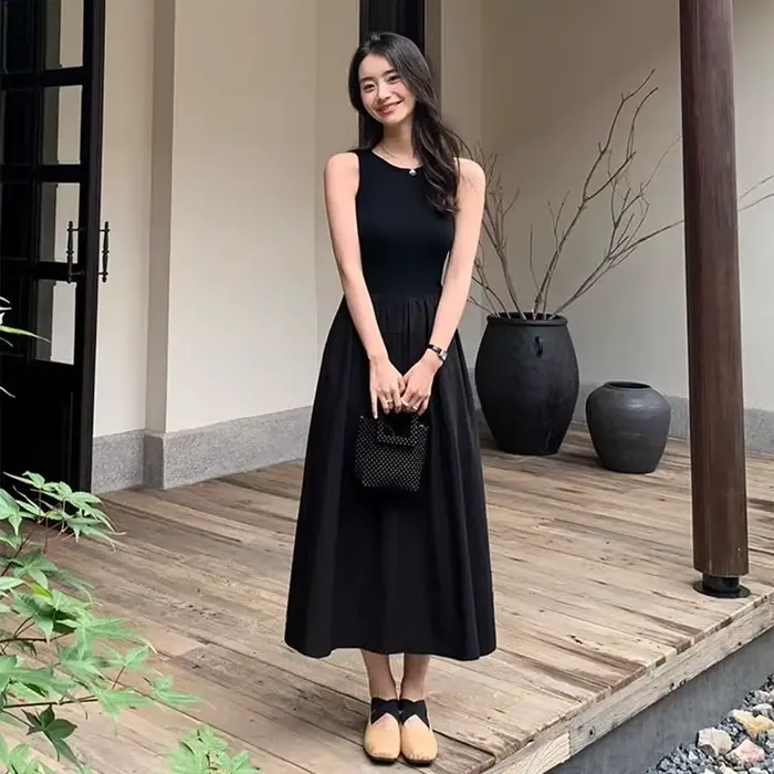 Robes longues tricotées noires pour femmes