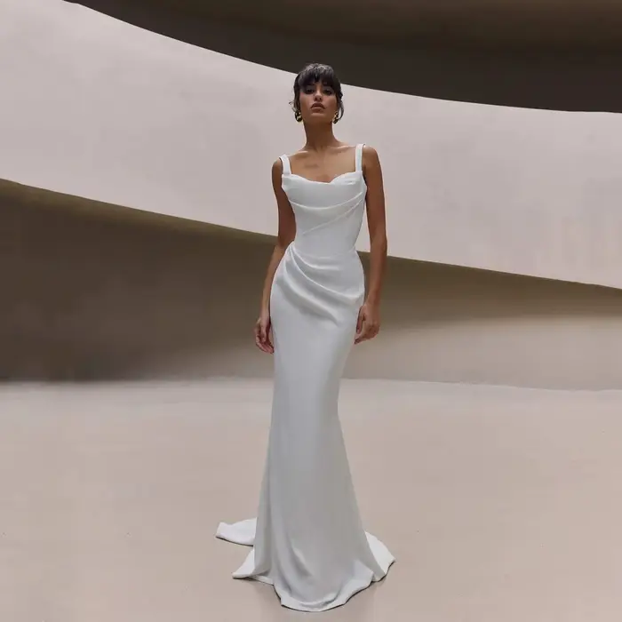 Robe de mariée minimaliste en satin, bretelles spaghetti, coupe sirène, décolleté cœur, IBride, pour