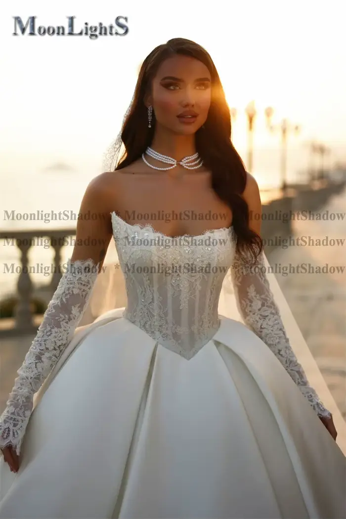Robes de mariée classiques en dentelle Moonlight pour femmes