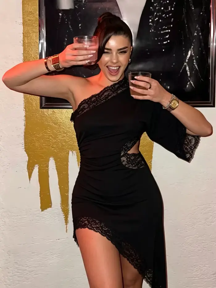 Robe en dentelle pour femme