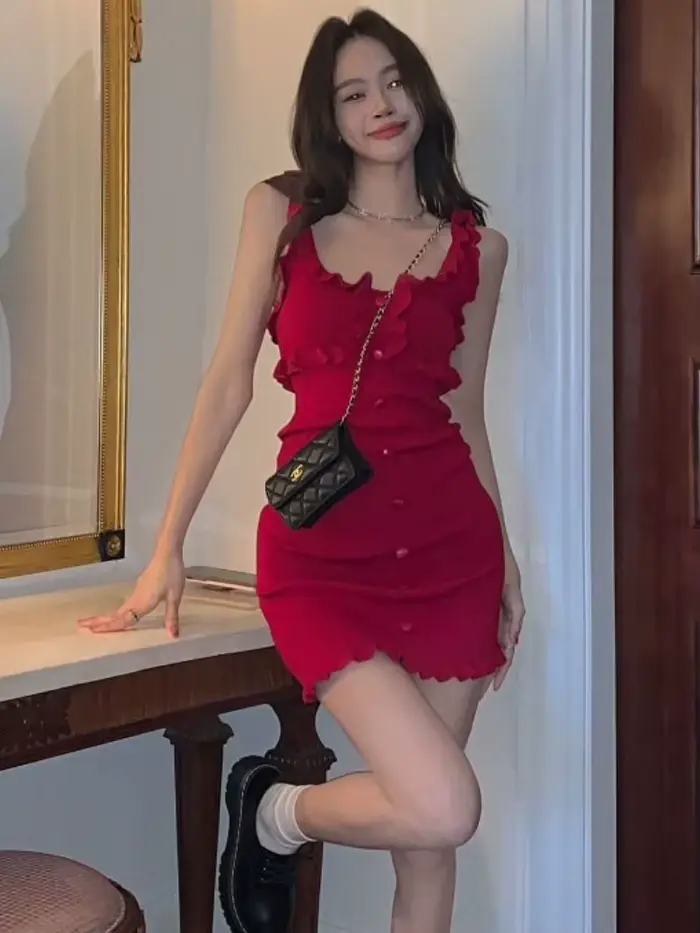 Mini robes rouges pour femmes