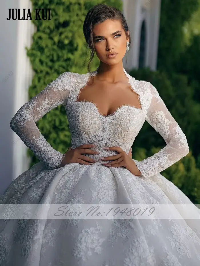 Julia Kui – robe de mariée en dentelle sur mesure