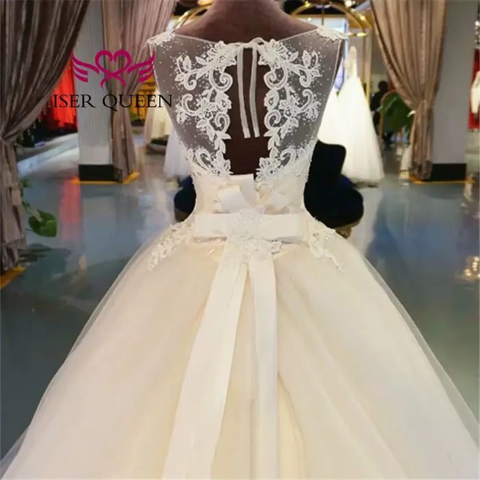 Robe de mariée princesse personnalisée à dos évidé