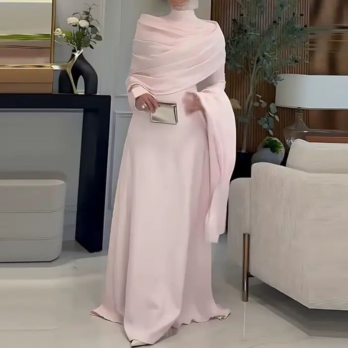 Robe de soirée élégante à col montant