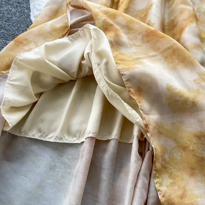 Robe longue élégante jaune style vacances à la française