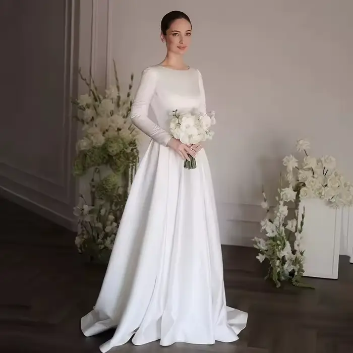 Robe de mariée longue trapèze blanche personnalisée