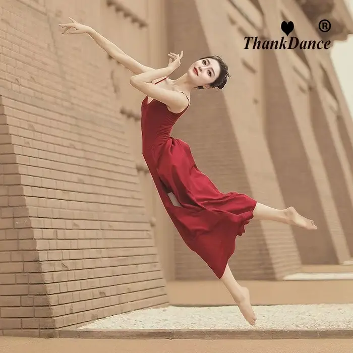 Robe de danse moderne pour femmes