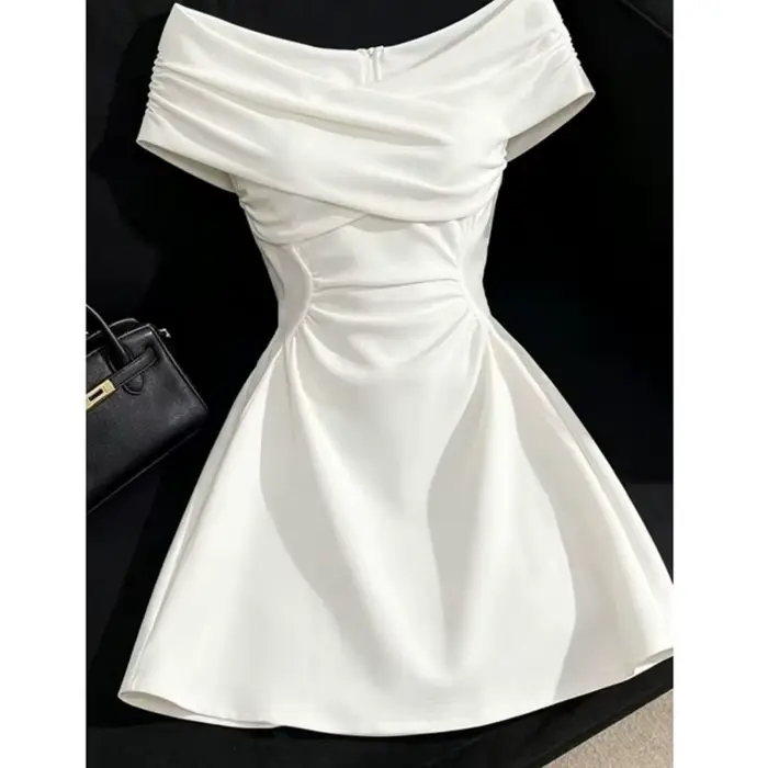 Robe courte vintage Y2K à manches courtes épaules dénudées élégante pour femme style rétro français mince ajustement pull-over occassions spéciales