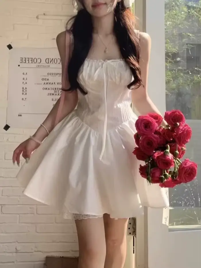 Robe blanche ZHUOLIN douce sans manches pour femmes avec col carré et arc décoration été printemps occassions spéciales élégante légèrement élastique polyester coton