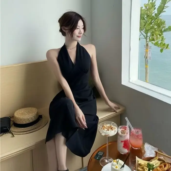 Robe mi-longue à col licou pour femme élégante et décontractée style coréen chic et tendance pour les vacances d'été et autres occasions spéciales