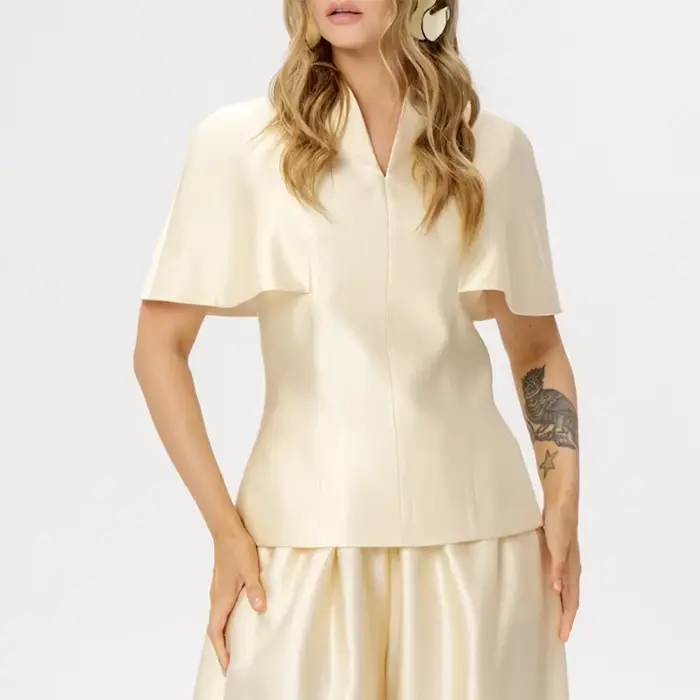 Ensemble deux pièces chic et élégant pour femme, col en V, manches courtes en satin, manches cape, t