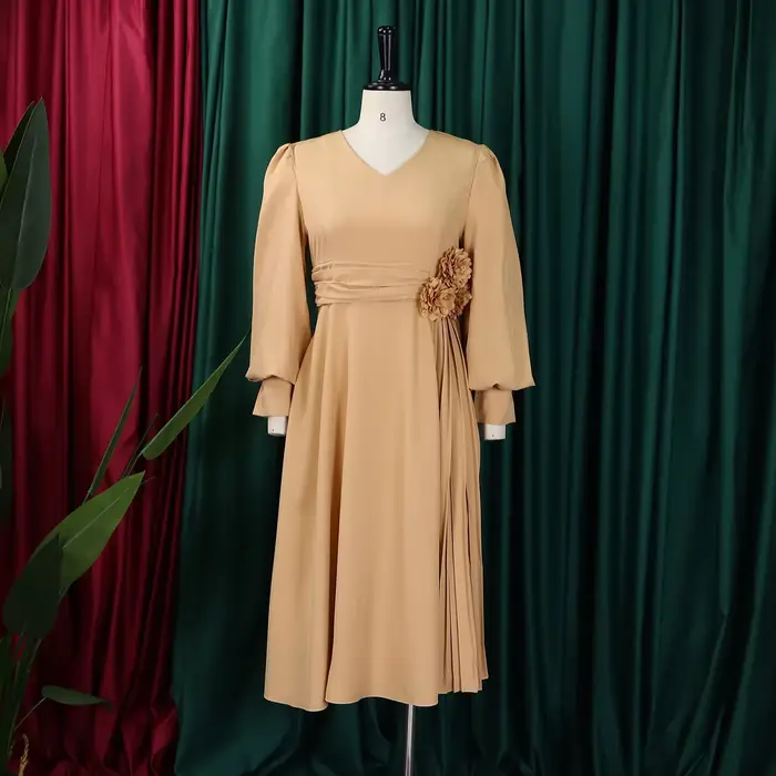 Robe mi-longue rose élégante coupe trapèze pour femme, col en V, motif floral 3D, manches bouffantes