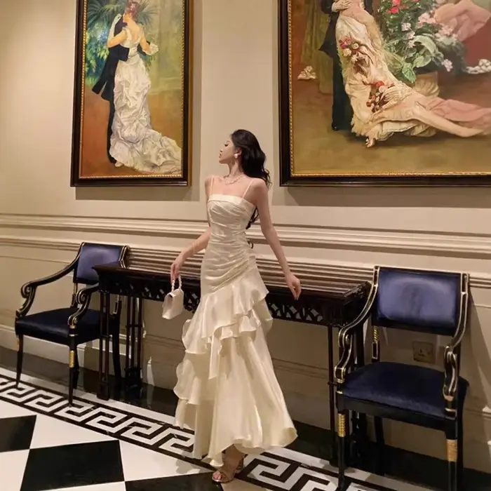 Robe de Soirée Élégante Camisole Sans Manches à Bretelles Coupe Sirène Taille Cintrée Volants Polyvalente Occasions Spéciales