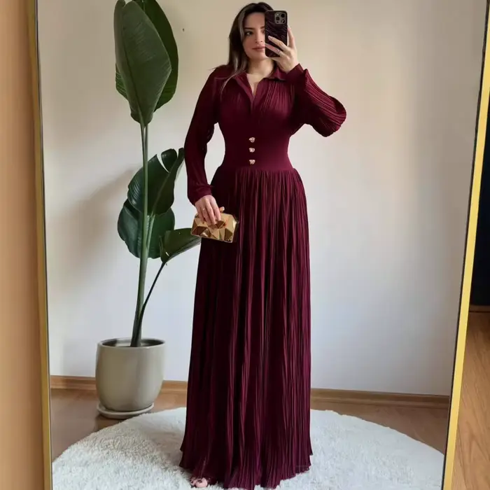 Robe de soirée plissée pour femme, col rabattu, boutons, taille haute, plis, longue, Printemps 2026,