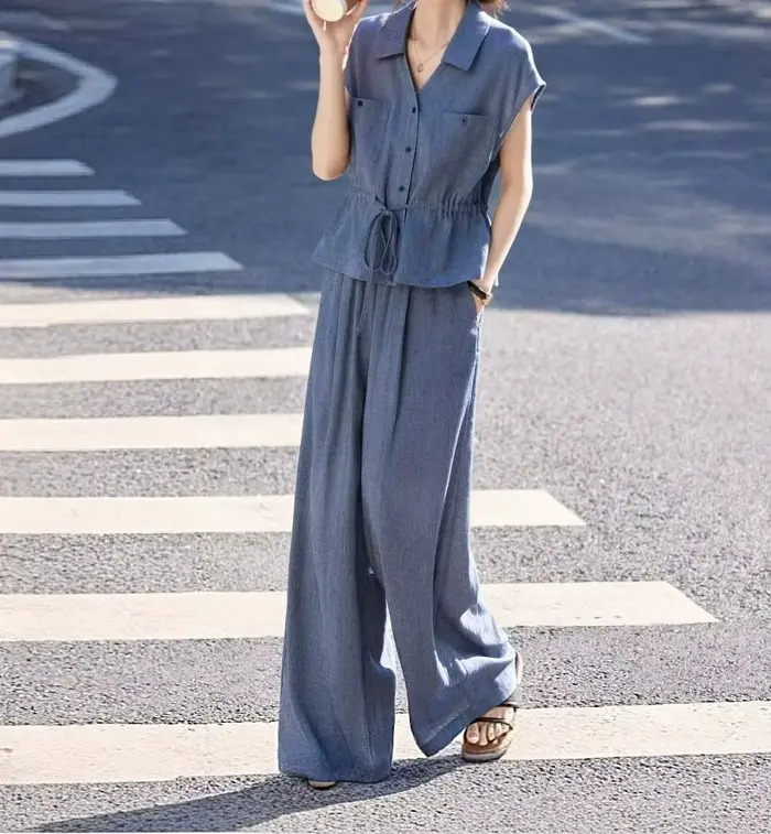 Ensemble décontracté élégant pour femme, nouvelle collection Printemps-Été 2026 : chemise bleue à re