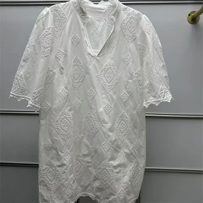 Robe droite ample pour femmes, broderie Argyle, col en v ajouré, manches courtes, robe courte décont